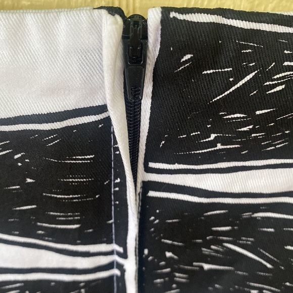 TuTuVi Dress, Size M - Picture 3 of 8